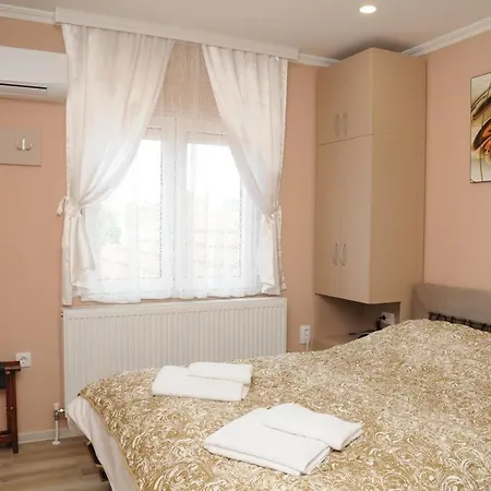 Appartamento Favorit